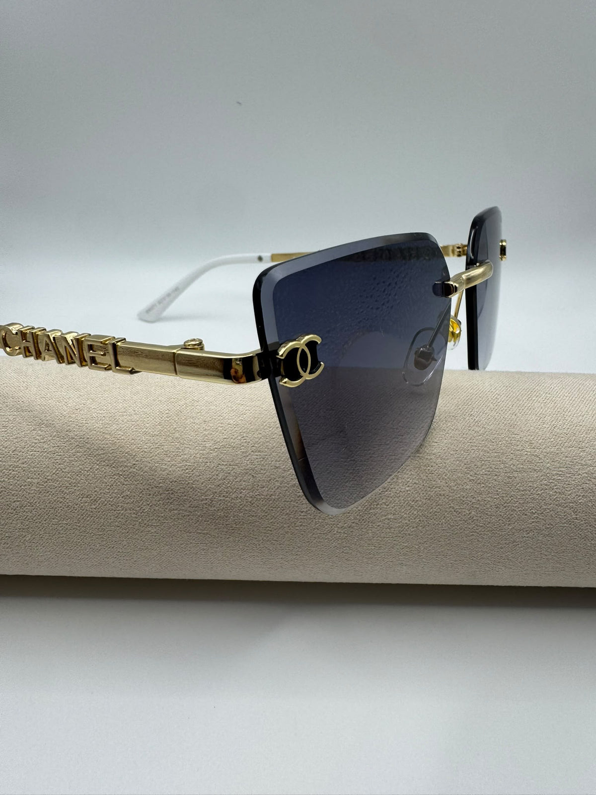 Large Cat-eye Blue Rimless C Sunglasses