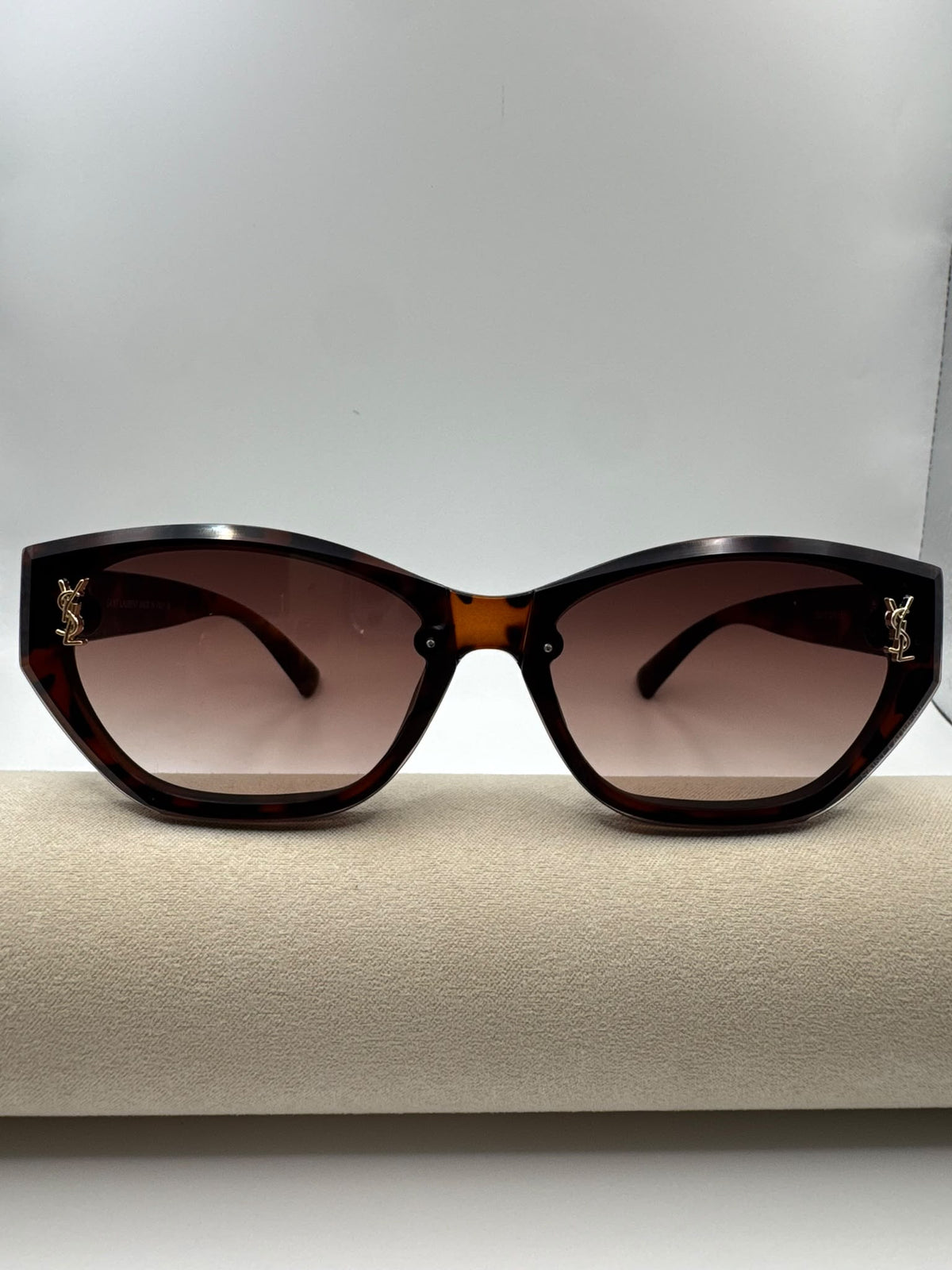 Tortoise Frame, Tan Lense Cat-eye Y Sunglasses