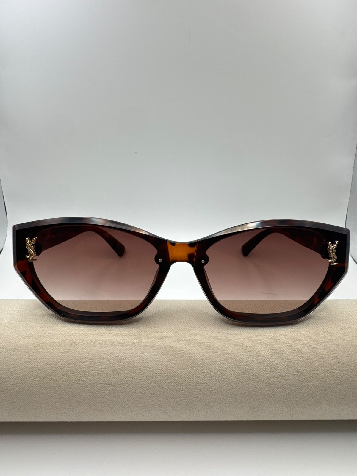 Tortoise Frame, Tan Lense Cat-eye Y Sunglasses