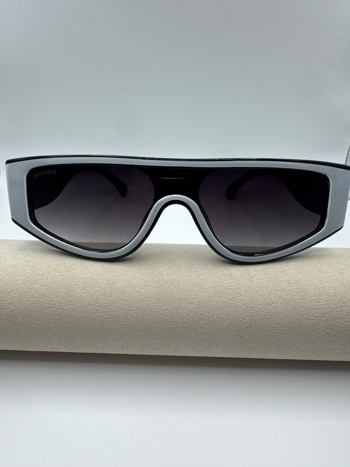 Black & White Large Frame C Sunglasses